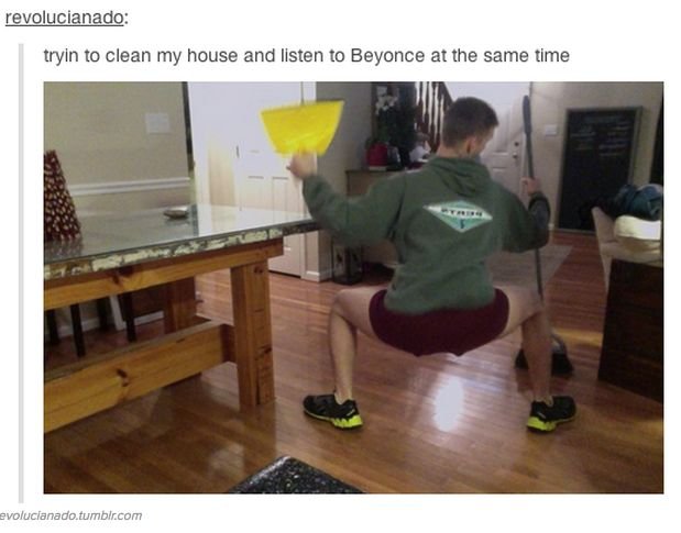 Убирается Мем