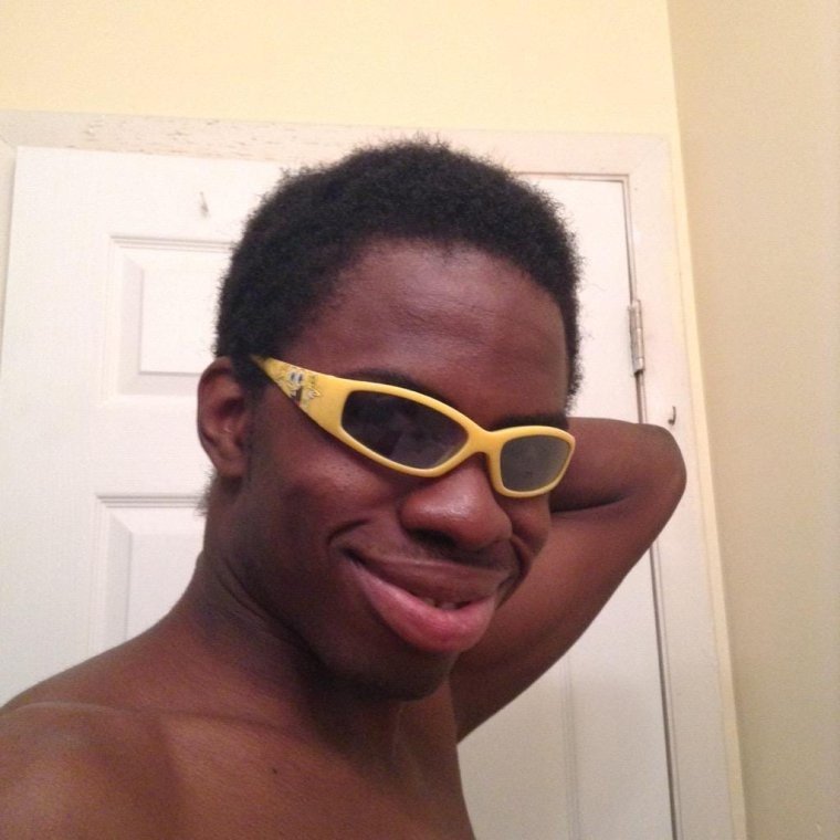 Негр с очками