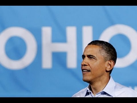 Обама награждает Обаму