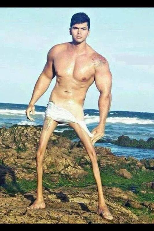 Качок с худыми ногами