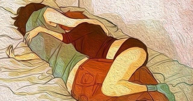 Девушка спит