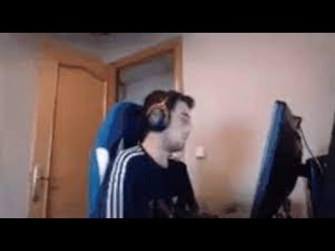 Стример гиф