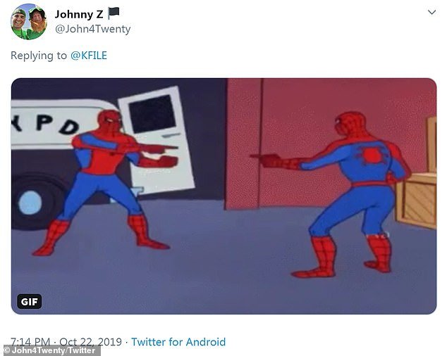 Два паука показывают друг на друга