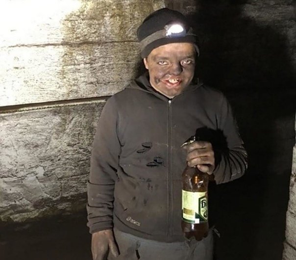 Мужик с грязным лицом