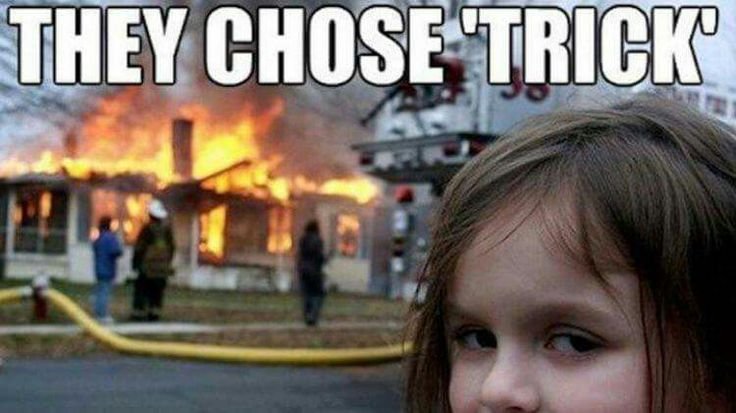 Мем с девочкой и горящим домом