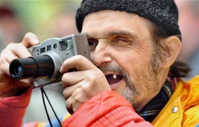 Алкаш с фотоаппаратом