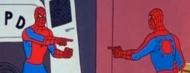 Спайдермен показывают друг на друга