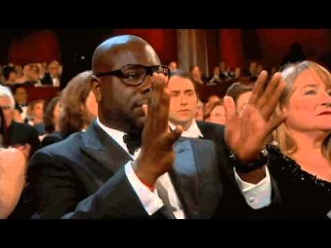 Бурные аплодисменты переходящие в овации