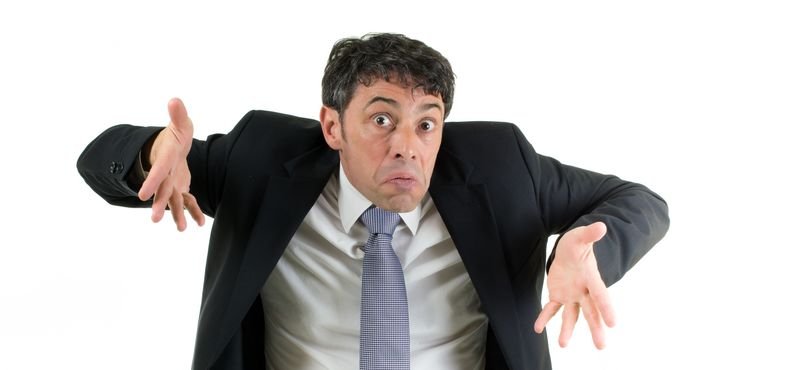 Человек в недоумении