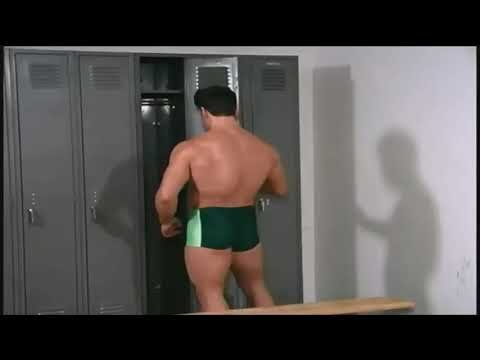 Ван Даркхолм и Марк Вульф в раздевалке