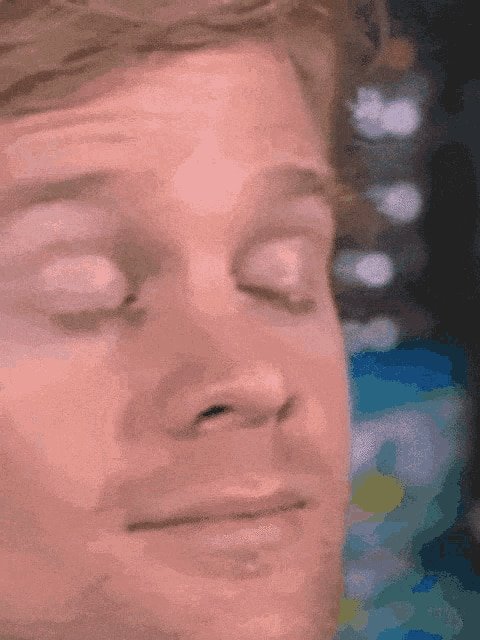 Мем с закрытыми и открытыми глазами