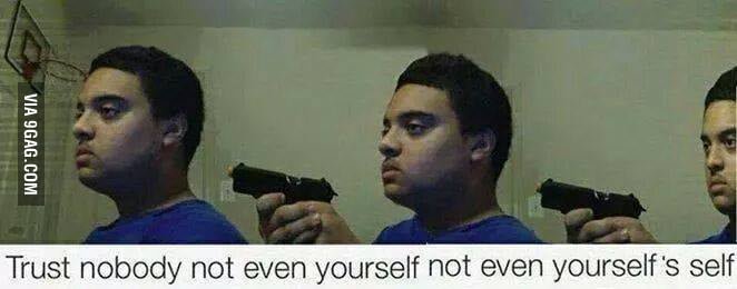 Мем чел стреляет в самого себя