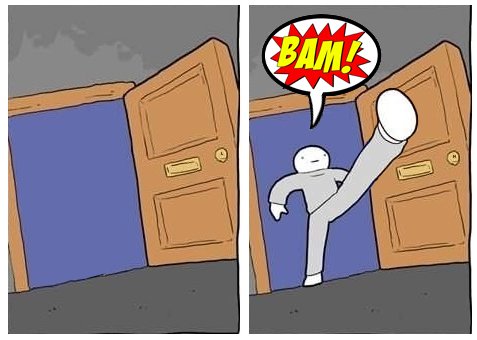 Вышибает дверь с ноги