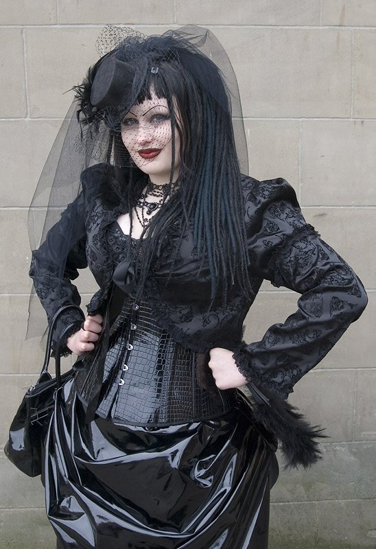 Девушка гот