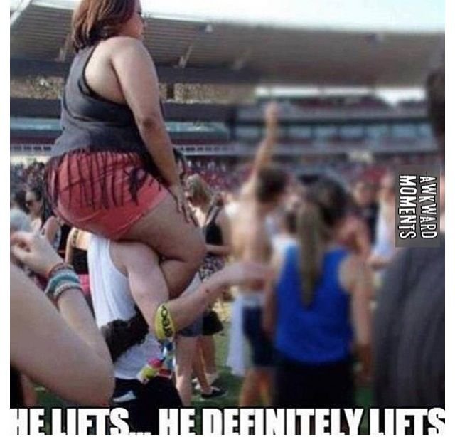 Толстая баба на плечах