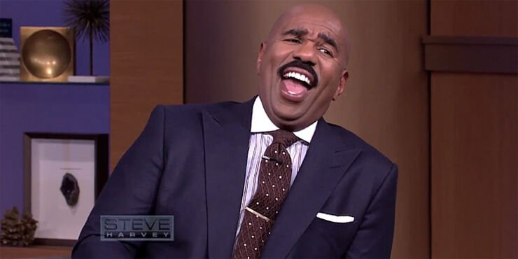 Негр смеется