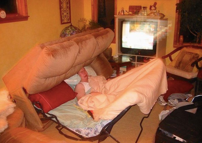 Смешной диван