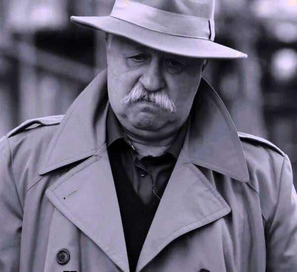 Леонид Аркадьевич грустит