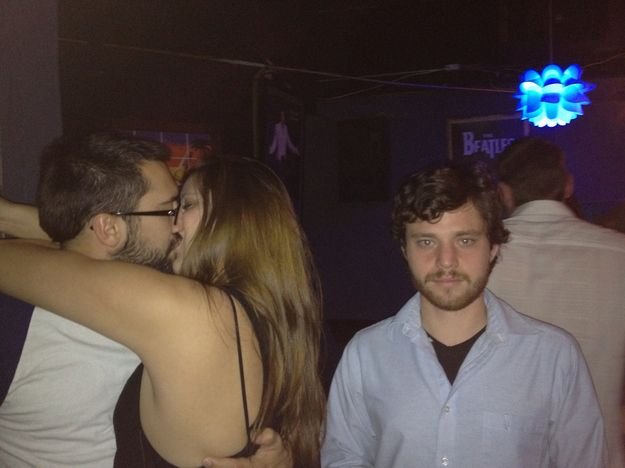 Все целуются, а я