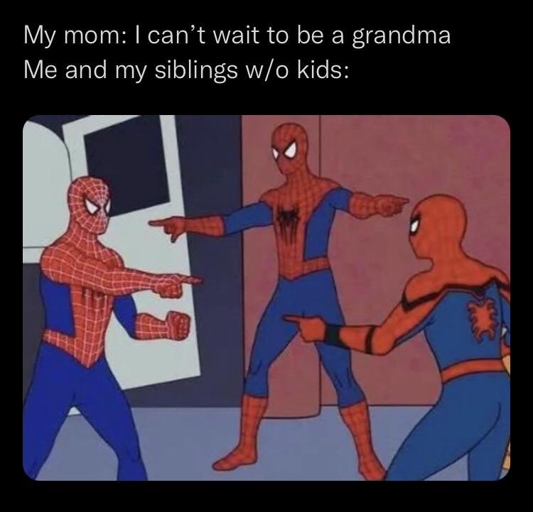 Человек паук тычет пальцем