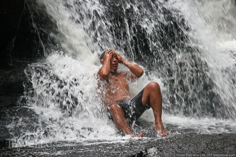 Водопад и человек