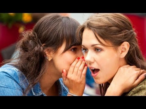 Девушки шепчутся