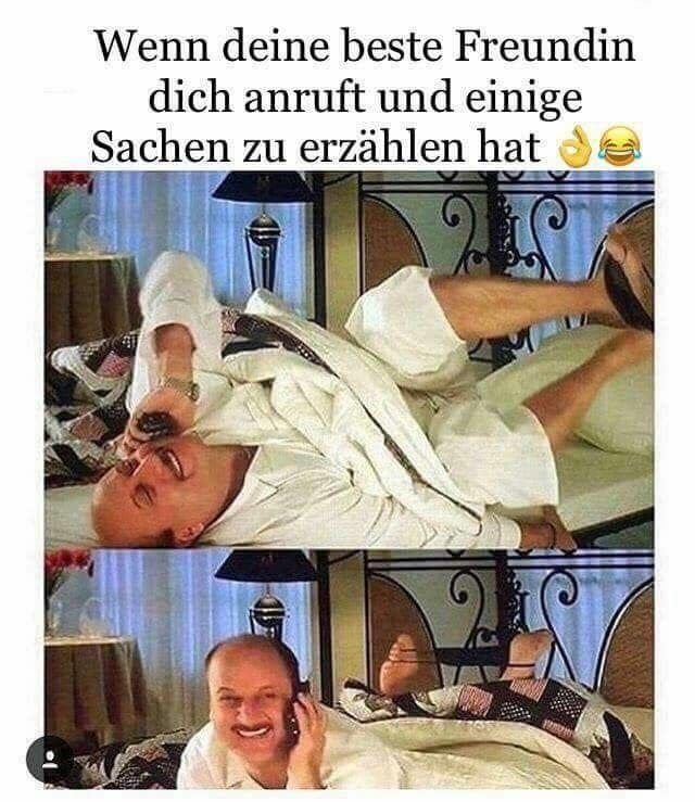 Мужик на кровати с телефоном Мем