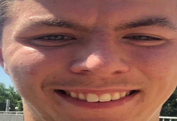 Угрожающая улыбка