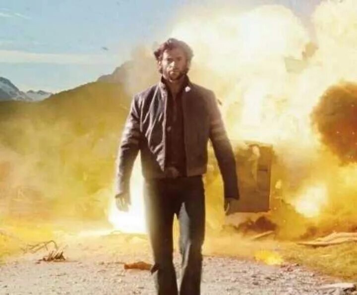 Уходит на фоне взрыва