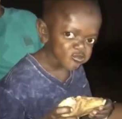 Чернокожий мальчик