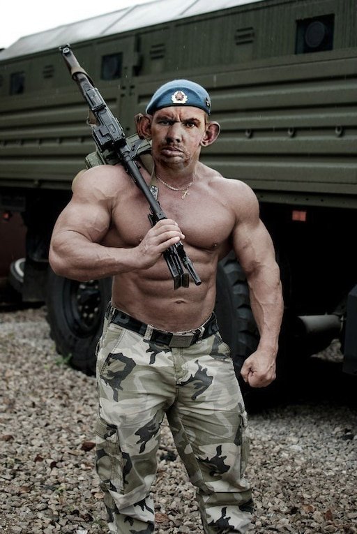 Мужик в военной форме