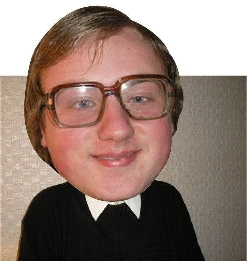 Мальчик ботаник в очках