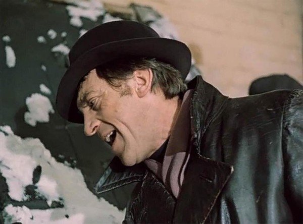 Горбатый человек