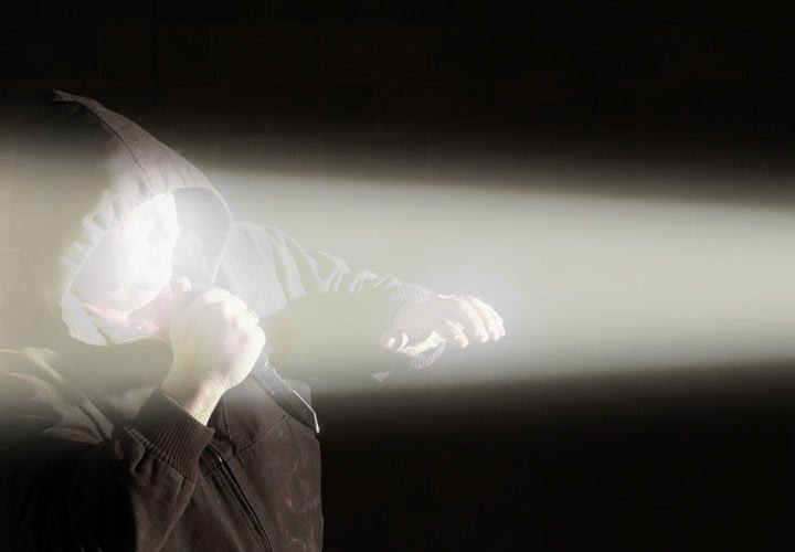 Яркий свет в лицо