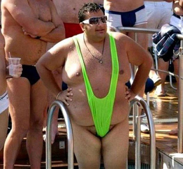 Мужик в купальнике