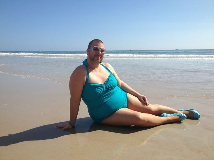 Страшные девушки на пляже