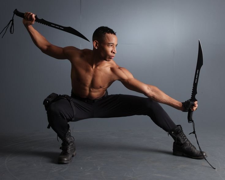 Позы с мечом