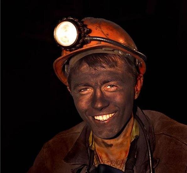 Шахтер улыбается