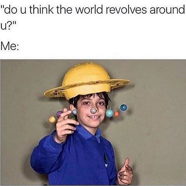 Камера крутится вокруг человека