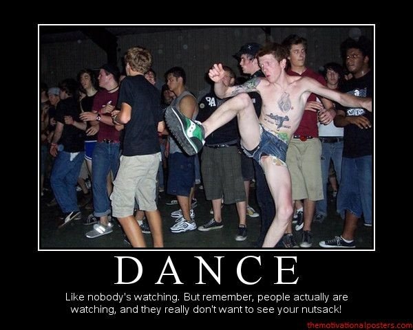 Пьяный танцует