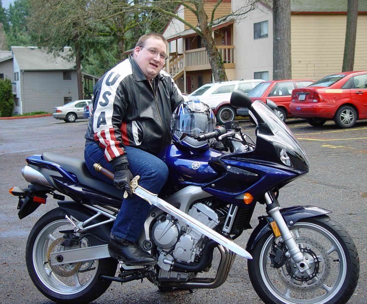 Человек на мотоцикле