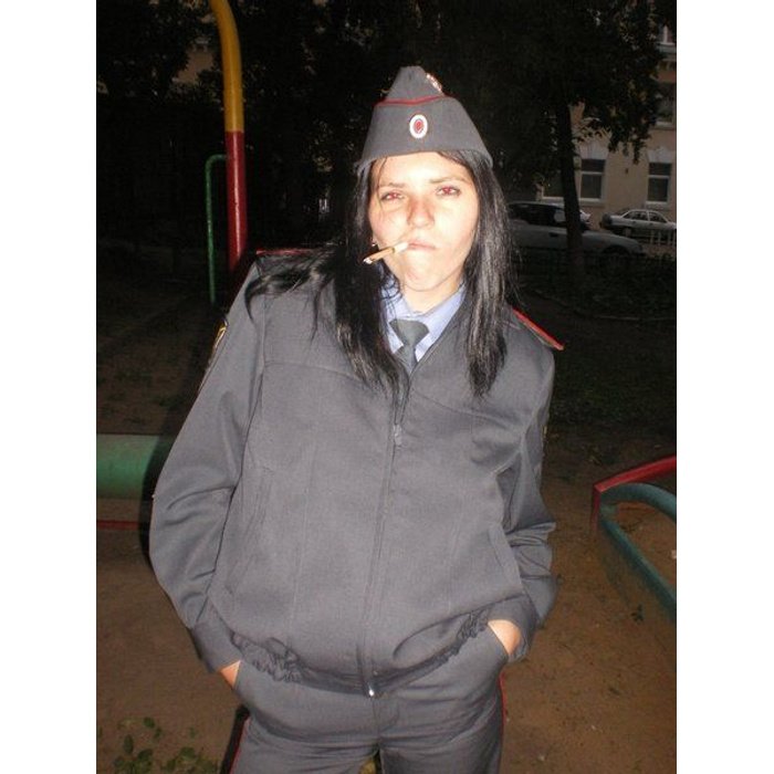 Страшная женщина полицейский