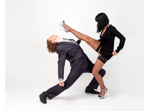 Мужик бьет мужика