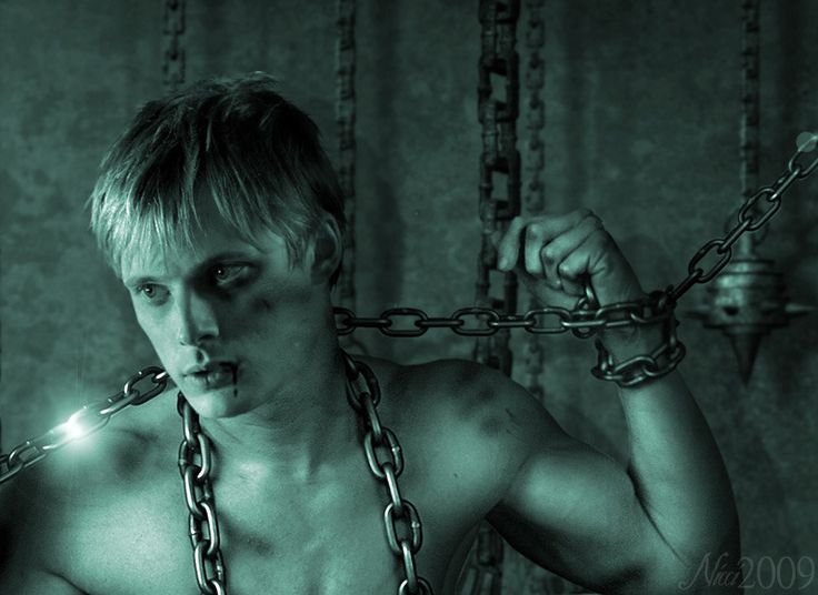 Юноша в цепях