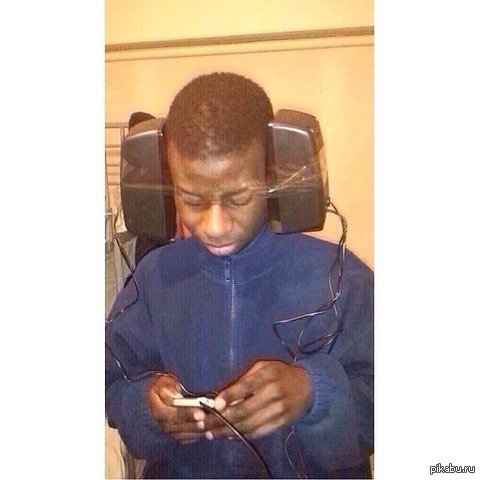 Колонки примотанные к ушам