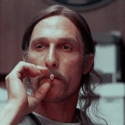 Метью Макконахи курит