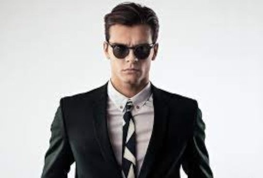 Мужчина в костюме