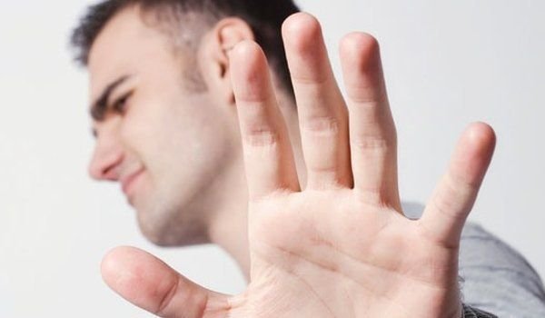 Мужчина отказывается