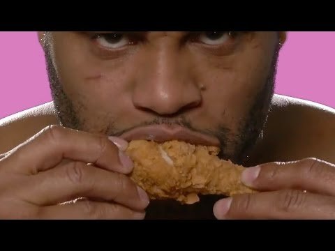 Негр с курочкой