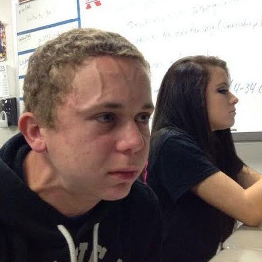 Парень терпит Мем